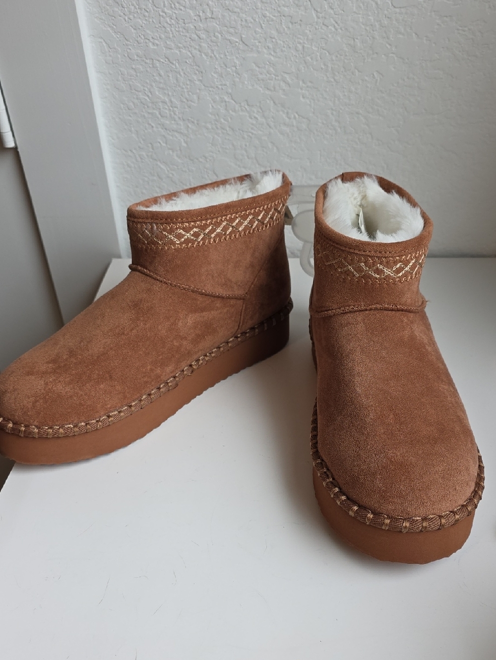 Aerie Embroidered Platform Booties Size 9